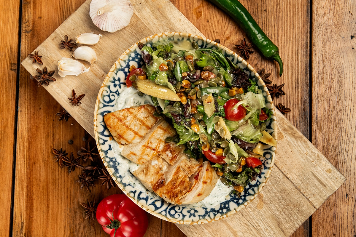 შემწვარი ქათმის სალათი